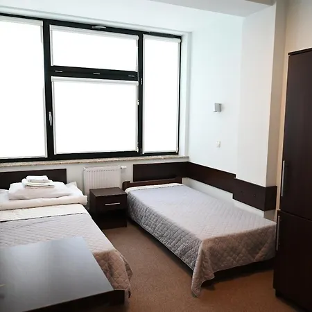 Goscinne Akademii Nauk Stosowanych W Nowym Saczu Hotel *
