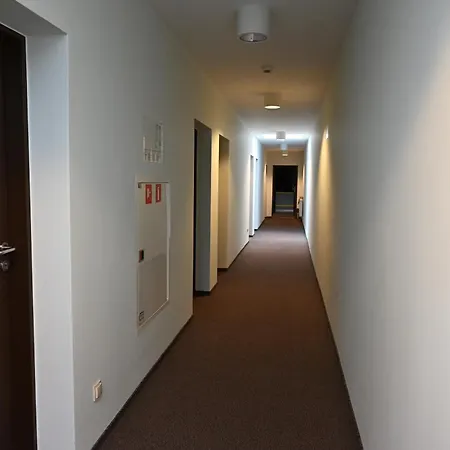 Goscinne Akademii Nauk Stosowanych W Nowym Saczu Hotel *