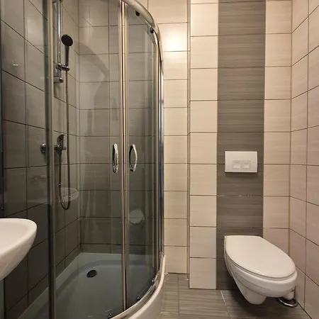 Hotel Goscinne Akademii Nauk Stosowanych W Nowym Saczu *